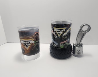 Vaso de plástico y portavasos con ruedas para niños de Monster Jam - Monster Jam - Monster Trucks - Vasos para niños - Vasos de plástico - Portavasos - Vasos