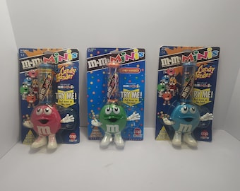 M&M jaren 90 snoepdispenser speelgoed in originele dozen - Mnms - Snoep - Snoepspeelgoed - Jaren 90 - Vintage speelgoed - Snoepdispenser - Snoepspeelgoed