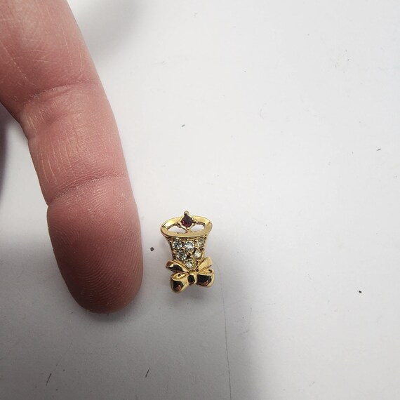 1991 Avon Collectable Gold Toned Earring (only 1) - Avon - Avon Gifts - Avon Jewerly - Gold Toned Earrings - Avon Earrings View 3