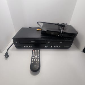Lettore combinato DVD e VC Magnavox - Lettore Blu-ray Samsung - Film - VHS - DVD - Blu-ray