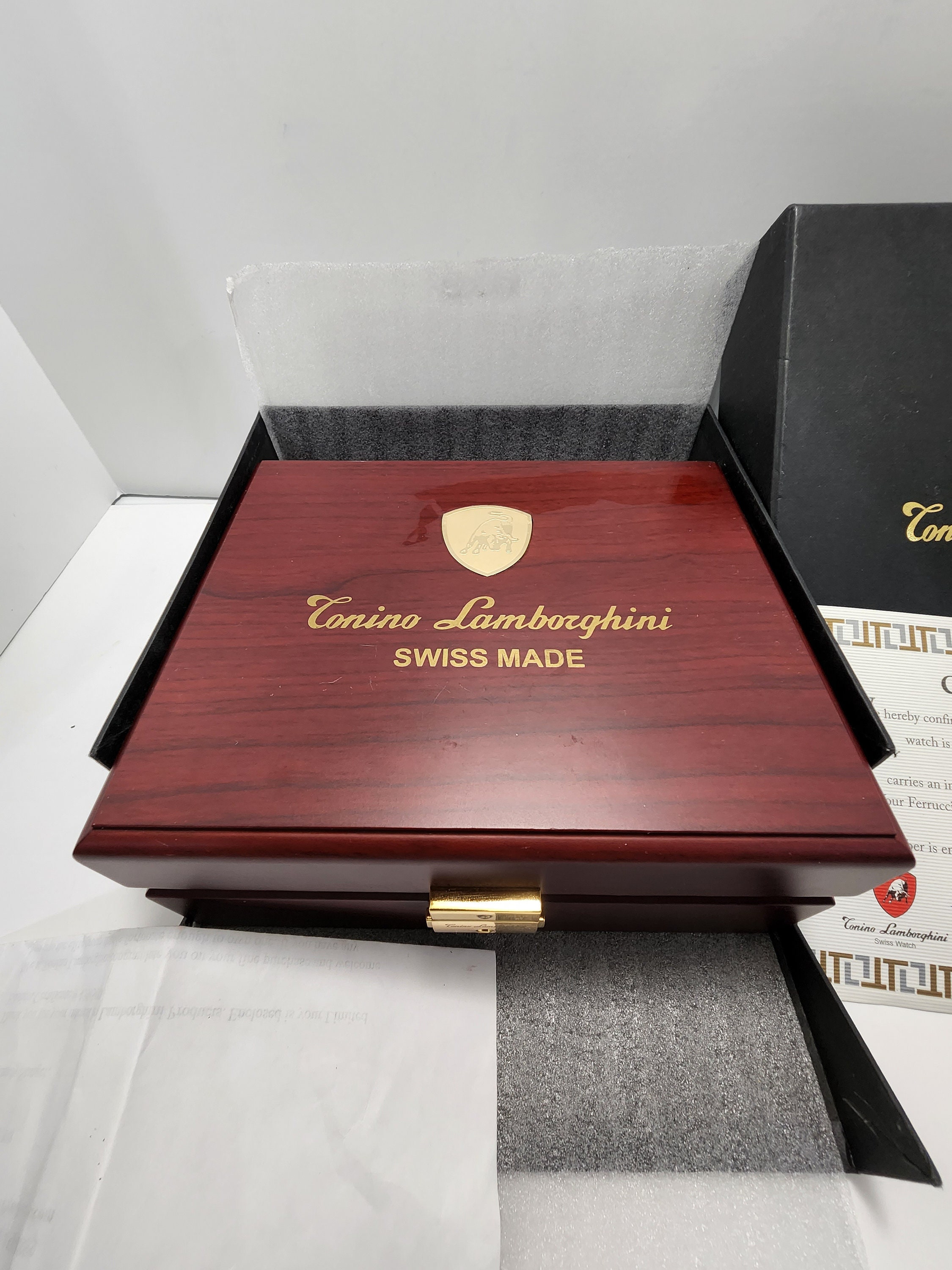 The swiss watch box top