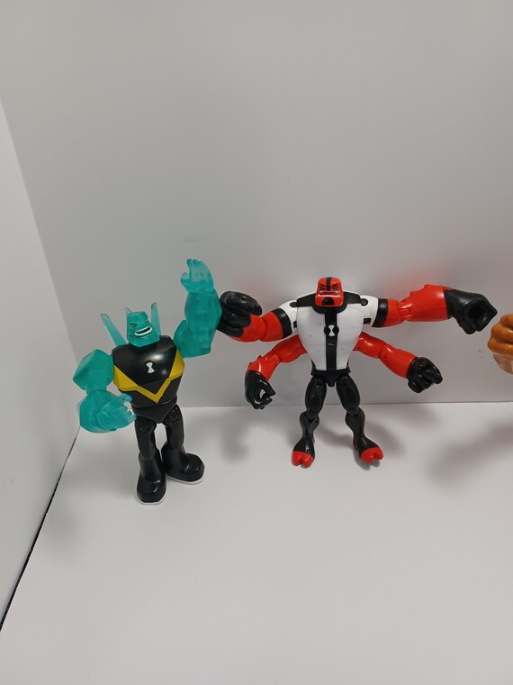 Playmates BEN 10 Reboot BEN 10 & FOUR ARMS Action Figure Lot