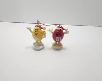 1988 M & Ms Weihnachtsschmuck Spielzeugfiguren LOT von 2 - M und Ms - Süßigkeiten - Candy Toys - Süßigkeitsfiguren - 1980er Jahre - Ornamente - Weihnachtsspielzeug