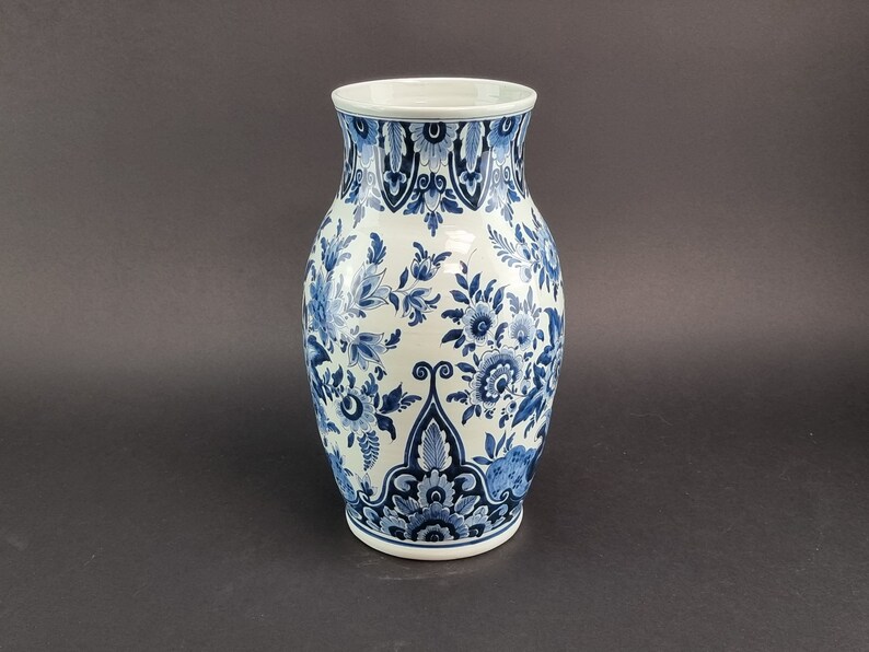 Arborus Keramische vaas, groen, porselein, decoratieve vaas met bloemenpatroon voor bloemen, bloemstukken, takken, tafeldecoratie thuis, woonkamer, slaapkamer, badkamer, woning, landhuas decoratie