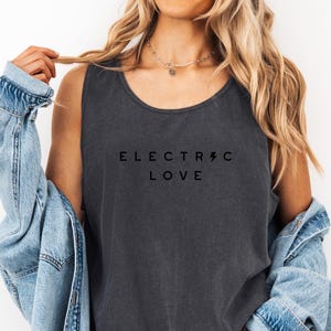 Camiseta de concienciación sobre la epilepsia para mamás, camiseta de la Fundación Electric Love con estampado en relieve, camiseta de defensa de la epilepsia, camiseta morada de apoyo a la epilepsia.