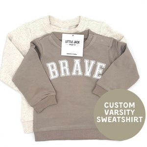 Sudadera personalizada para niños, sudadera retro, sudadera vintage personalizada para niños, sudadera con letras universitarias, camisa vintage con nombre para niños, conjunto de jogger personalizado