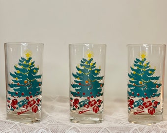 Vintage Christmas Tree Glass Tumblers: Retro Holiday Set of 3