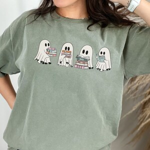 Comfort Colors® Ghost Reading Books Shirt, Halloween Book Lover, T-Shirt, Teacher Librarian Halloween Gift, Bookish Halloween Shirt Teacher