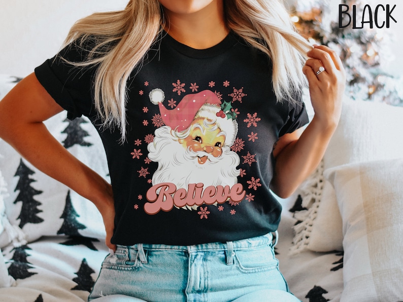 Pink Retro Santa Tee, Pink Christmas Santa Graphic Tee, Clothing, Retro Vintage Tee, Pink Santa T-shirt, Christmas Vibes, Pastel Holiday Tee bild 3