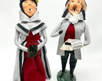 Pair 2 Byers Choice Early Carolers (Vintage 1981) Burgundy & Gray Couple, Retro Christmas Decor