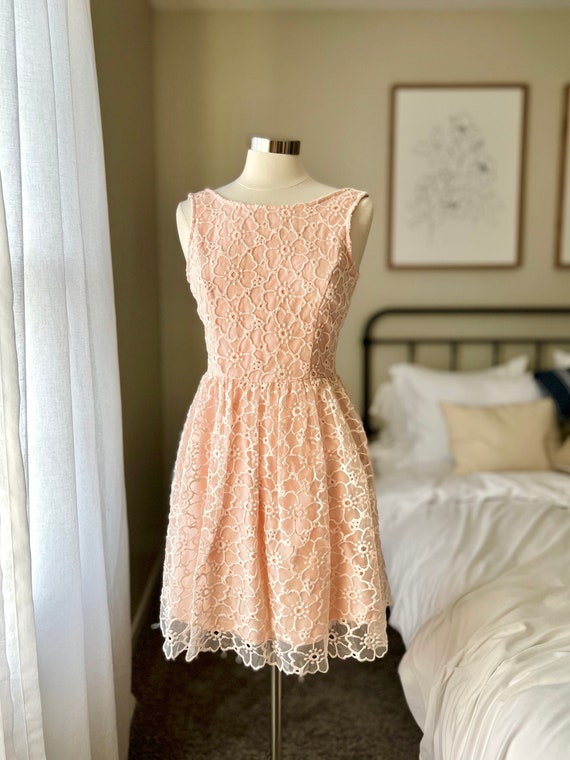 Secondhand Floral Embroidery Dress