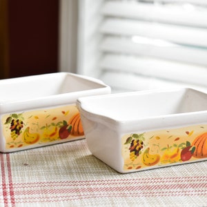 This On-Sale Loaf Pan Imprints a Fall Design Into Breads