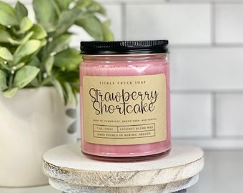 Kaars Aardbei Shortcake Candle Housewarming cadeau Veganistische kaars handgegoten handgemaakt cadeau voor haar Moederdagcadeau kokosnoot abrikozenwas