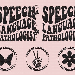 Puede incluir: Un conjunto de seis ilustraciones en blanco y negro con el texto "Speech Language Pathologist" en una fuente retro de los años 70. Las ilustraciones incluyen una mariposa, un signo de paz y una flor.
