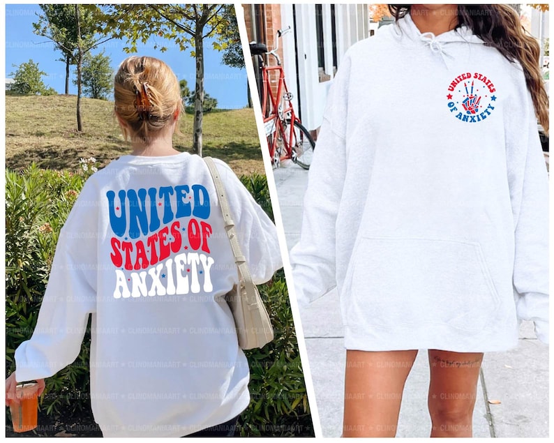 Peut inclure: Deux sweat-shirts blancs avec un motif graphique rouge, blanc et bleu. Un sweat-shirt porte le texte "United States of Anxiety" dans une police r&eacute;tro. L'autre sweat-shirt a un signe de paix avec des &eacute;toiles et le texte "United States of Anxiety".