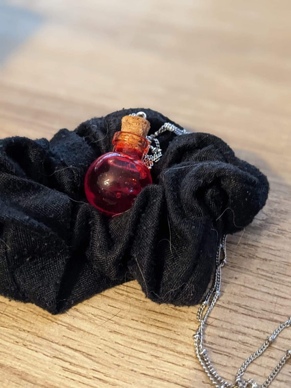 Fake blood vial necklace deals
