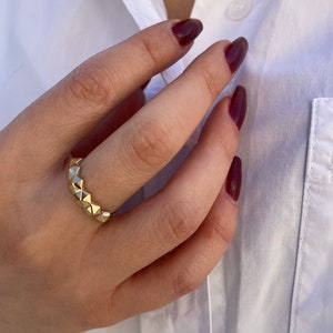14k Solid Gold, Pyramid Ring, Edgy Ring, Bold Ring, Statement Ring, Classy ring, Elegant ring, Everyday ring, Fine Jewellery, Gift for her