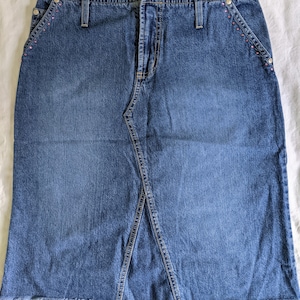 Vintage Y2K Cut off Waist Bejeweled 6 8 Small Medium Denim Blue Jean Skirt Frayed Raw Hem Knee Length Straight Pink Rhinestone Embellished