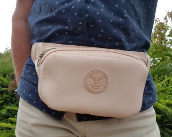 Bananentasche 100% Naturleder für Damen oder Herren. Größe der Tasche. Gürteltasche