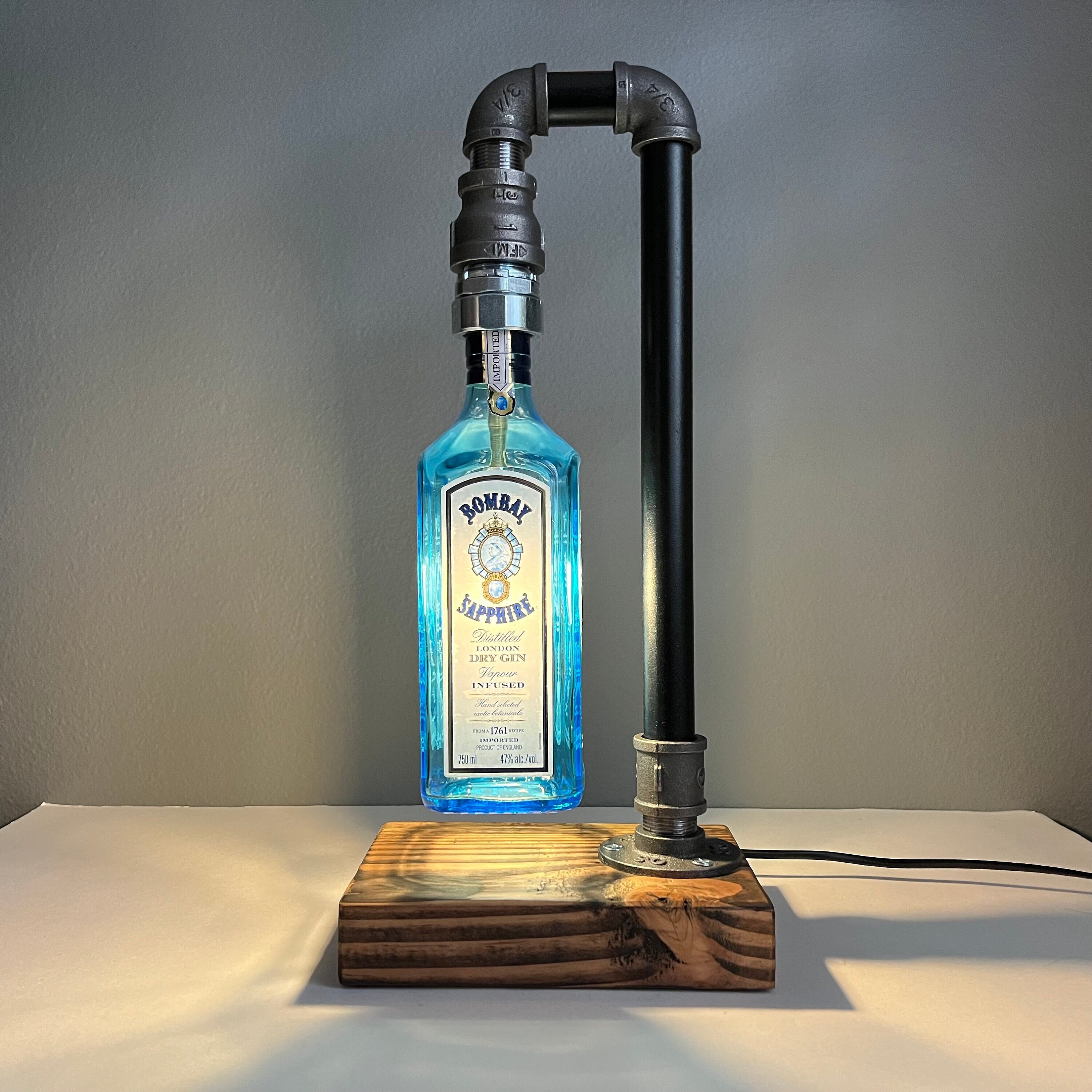 BOMBAY SAPPHIRE  壁掛けライト