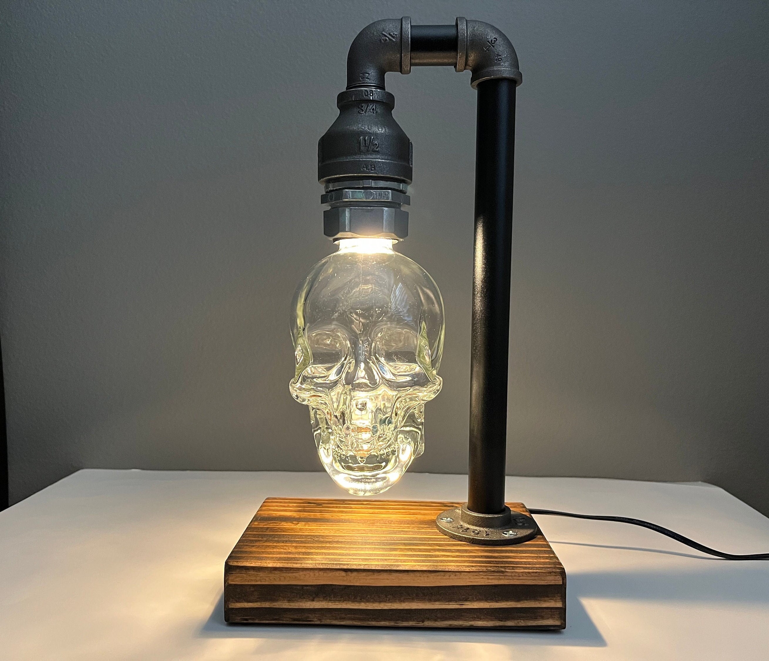 Professor biografi Vil Crystal Head Vodka Lamp Skull Lamp Skull Decor Skull Light - Etsy