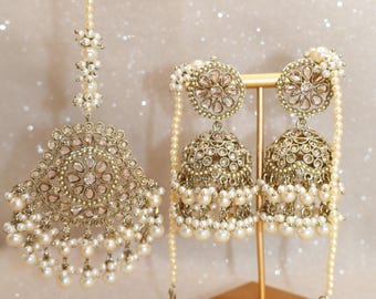 Gold Jhumka with mini thin pearl Sahara (Jhumka) Earrings
