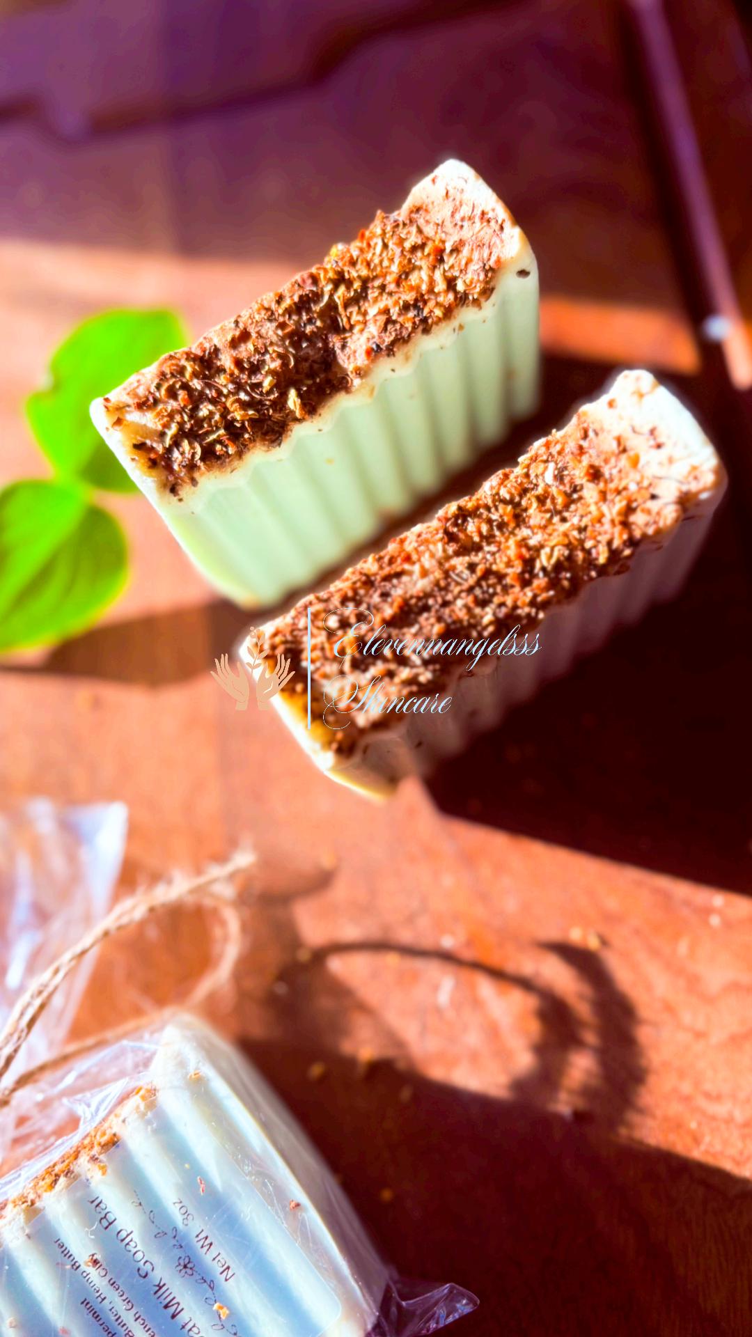 All Natural, Detoxifying & Refreshing, Peppermint Goat Milk Soap Bar, with French Green Clay (exfoliating loofah sponge pad included)