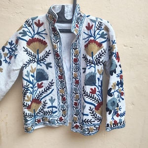 Handmade Suzani Embroidery Jacket, Winter Wear Jacket Coat, Womens Coat, Suzani Short Jacket, TNT Fabric Suzani Jacket, Robe, Gift For Her