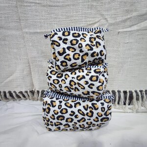 Borsa per il trucco in cotone trapuntato, borsa per cosmetici, fatta a mano, borsa da toilette, regalo ideale, piccola borsa da lavaggio per donna, stampa a blocchi, custodia per giocattoli