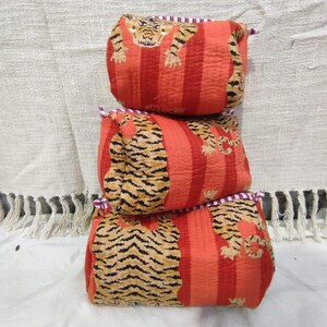 Borsa per il trucco in cotone trapuntato, borsa per cosmetici, fatta a mano, borsa da toilette, regalo ideale, piccola borsa da lavaggio per donna, stampa a blocchi, custodia per giocattoli