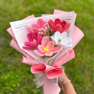 Crocheted Tulip Bouquet , Crochet Flowers , Valentine Gift , Gift for her