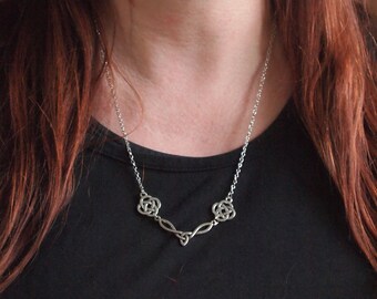 Celtic necklace triquetra