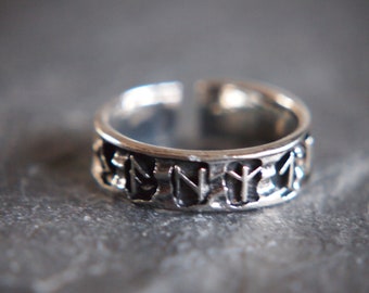 Ring with runes