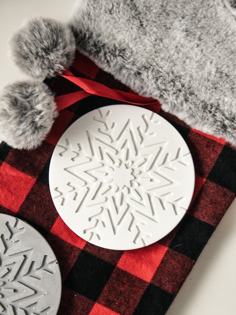 Christmas Snowflake Concrete Ornament Coaster, Candle Tray, Perfume Coffe Jewelry Dish, Christmas Table Home Decor Idea, Birthday Gift Idea image 8