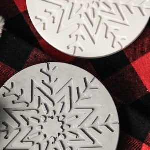 Christmas Snowflake Concrete Ornament Coaster, Candle Tray, Perfume Coffe Jewelry Dish, Christmas Table Home Decor Idea, Birthday Gift Idea image 6