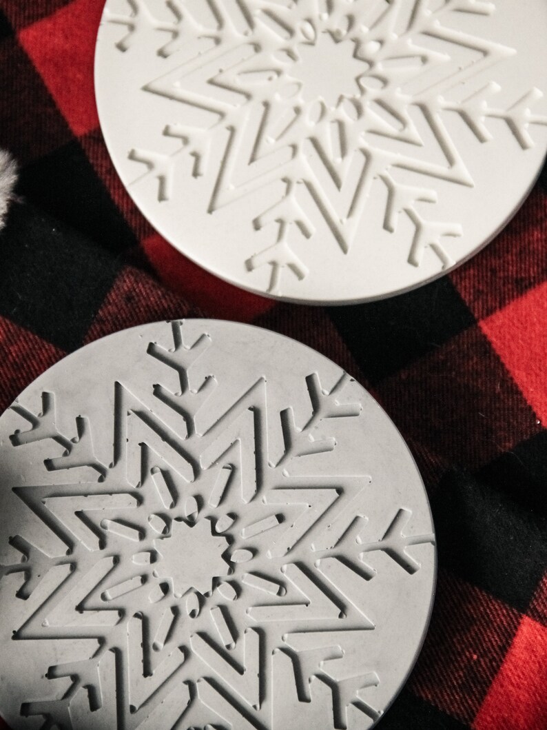 Christmas Snowflake Concrete Ornament Coaster, Candle Tray, Perfume Coffe Jewelry Dish, Christmas Table Home Decor Idea, Birthday Gift Idea image 6