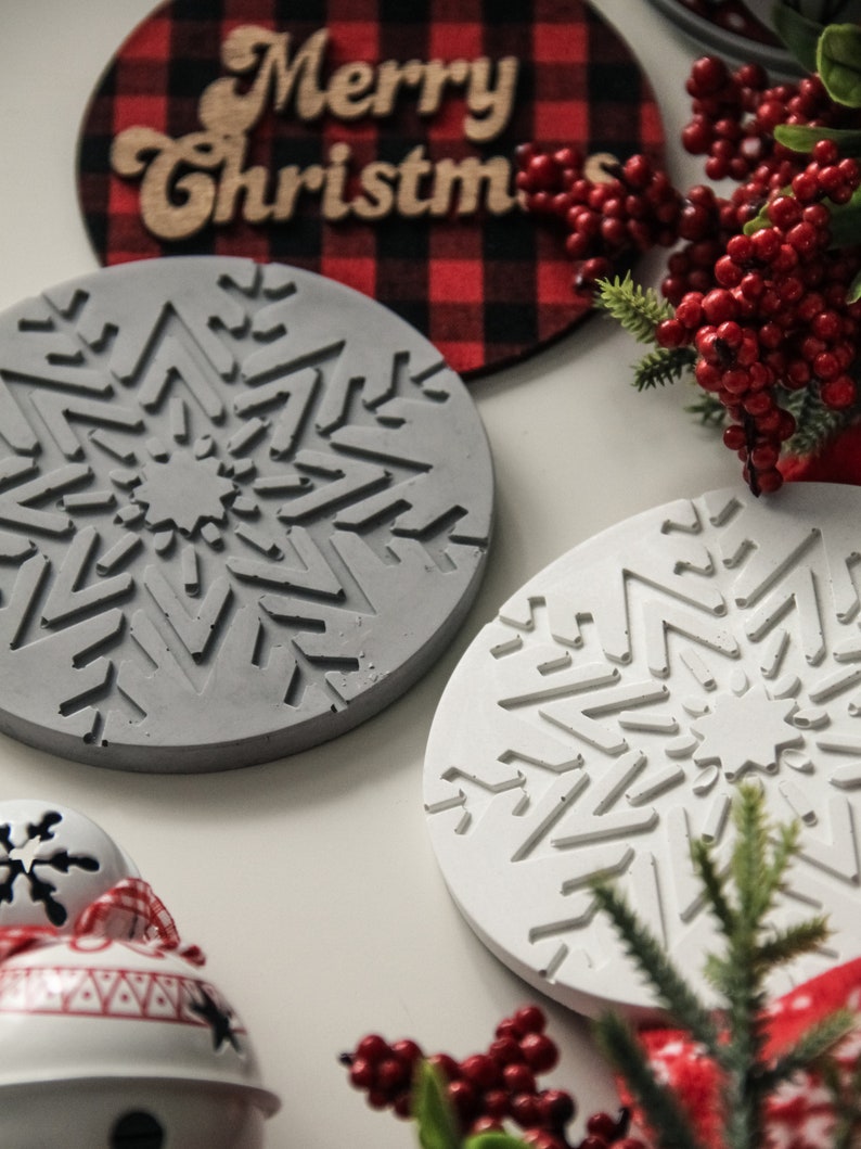 Christmas Snowflake Concrete Ornament Coaster, Candle Tray, Perfume Coffe Jewelry Dish, Christmas Table Home Decor Idea, Birthday Gift Idea image 7