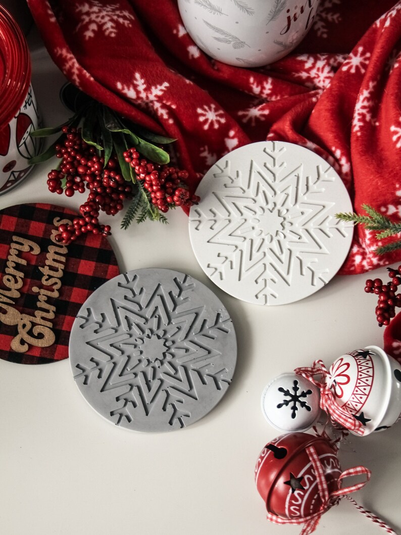 Christmas Snowflake Concrete Ornament Coaster, Candle Tray, Perfume Coffe Jewelry Dish, Christmas Table Home Decor Idea, Birthday Gift Idea image 1