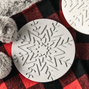 Christmas Snowflake Concrete Ornament Coaster, Candle Tray, Perfume Coffe Jewelry Dish, Christmas Table Home Decor Idea, Birthday Gift Idea image 9