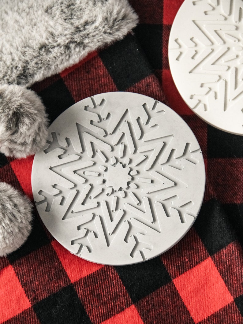 Christmas Snowflake Concrete Ornament Coaster, Candle Tray, Perfume Coffe Jewelry Dish, Christmas Table Home Decor Idea, Birthday Gift Idea image 9