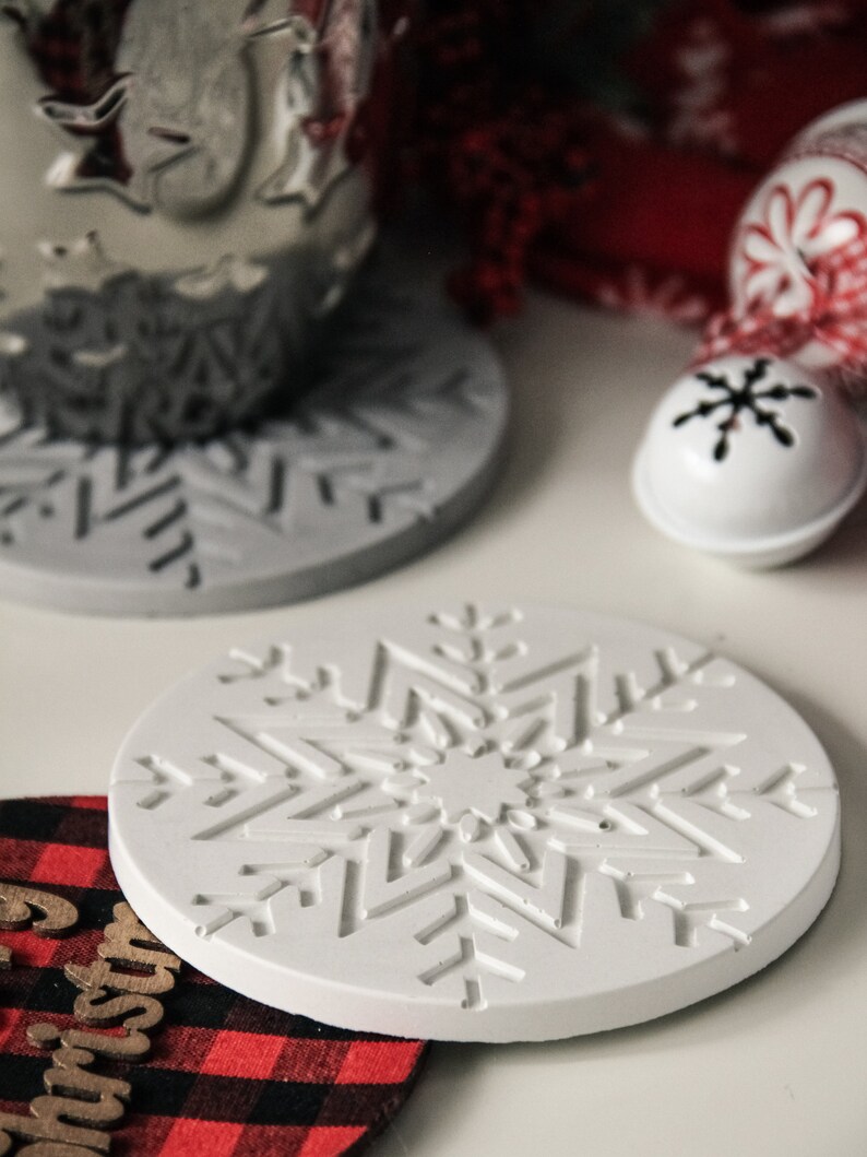 Christmas Snowflake Concrete Ornament Coaster, Candle Tray, Perfume Coffe Jewelry Dish, Christmas Table Home Decor Idea, Birthday Gift Idea image 4