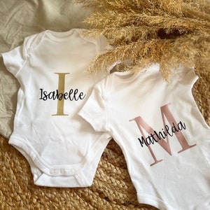 Babybody personalisiert mit Initial und Namen aus Baumwolle I verschiedene Farben I Geschenk zur Geburt I Babyparty I Schwangerschaft Bild 5