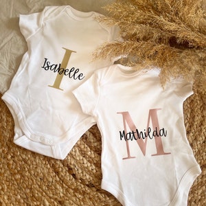 Babybody personalisiert mit Initial und Namen aus Baumwolle I verschiedene Farben I Geschenk zur Geburt I Babyparty I Schwangerschaft Bild 8