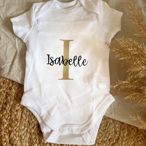 Babybody personalisiert mit Initial und Namen aus Baumwolle I verschiedene Farben I Geschenk zur Geburt I Babyparty I Schwangerschaft Bild 4