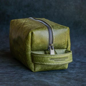 Leather cosmetic case, Green case with zipper, Pouch for travel, Toiletry bag, Gift for Dad, Great birthday present