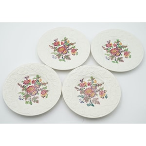 Vintage Wedgwood Patrician C5260 Luncheon Plate Floral Embossed Etruria England Set of 4