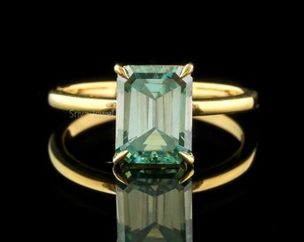 2.50 Ct Green Emerald Cut Moissanite Engagement Ring Solitaire Wedding Ring Simple Claw Prong Anniversary Ring Stackable Proposal Gift Ring
