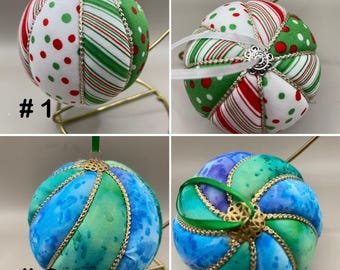Kimekomi Christmas ornaments, Kimekomi handballs, Fabric ornament, Christmas ornaments, Quilted look ornaments, Japanese art style ornaments