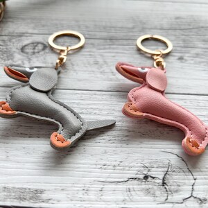 Dachshund keychain personalized, faux leather dachshund pendant, dachshund gift, keychain name image 13