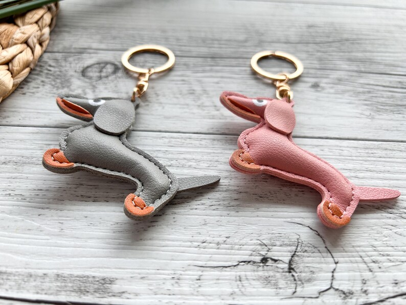 Dachshund keychain personalized, faux leather dachshund pendant, dachshund gift, keychain name image 13
